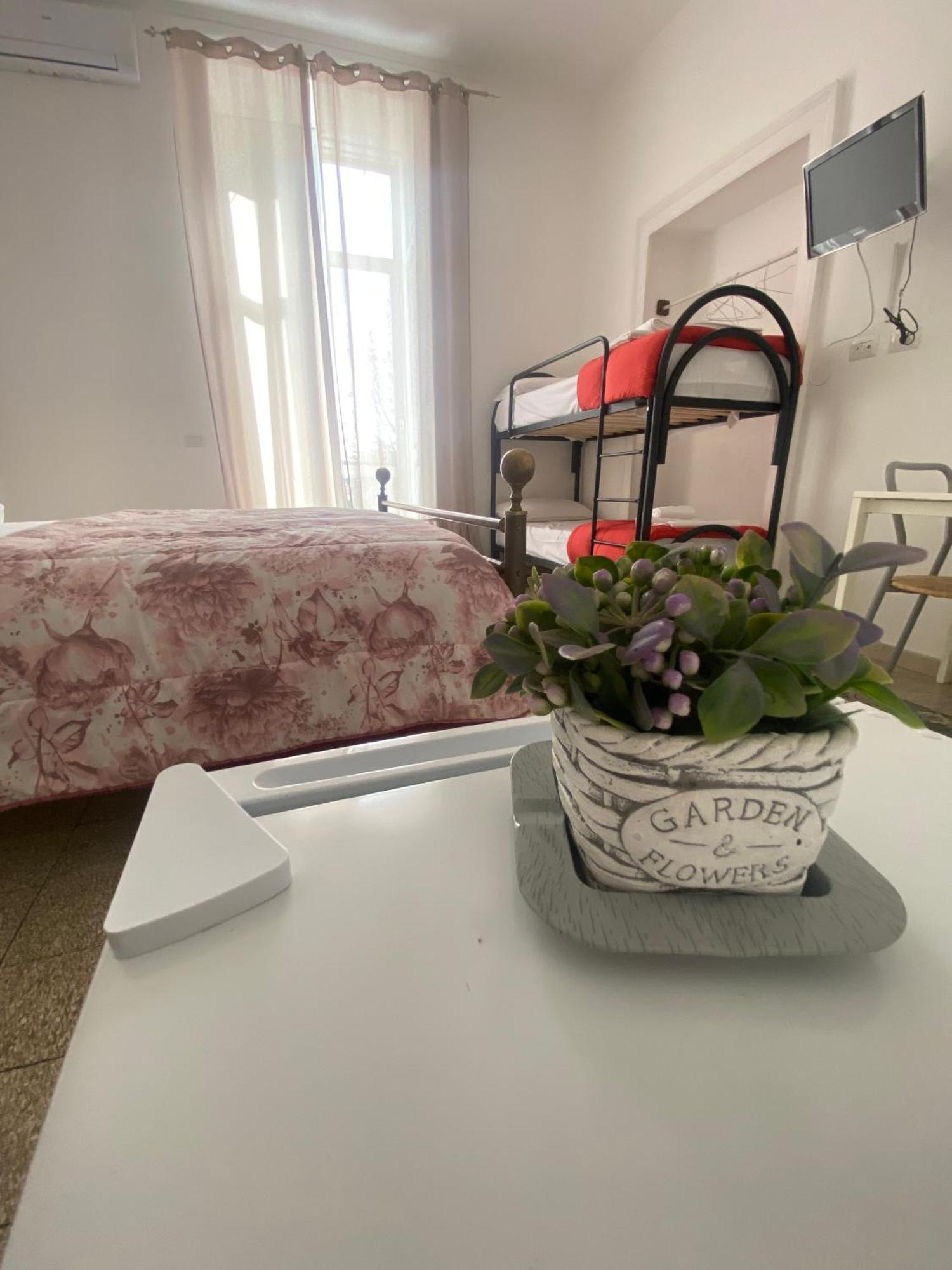 Camera Matrimoniale con Letto Supplementare